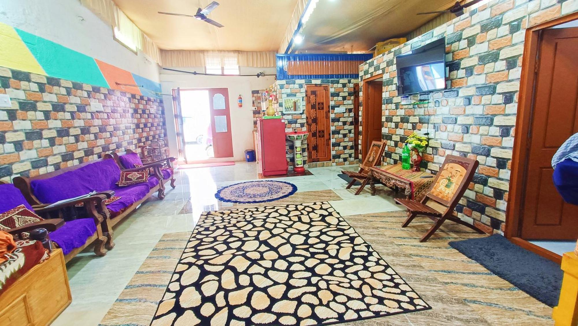 Sahara Family Homestay Mysore Bagian luar foto